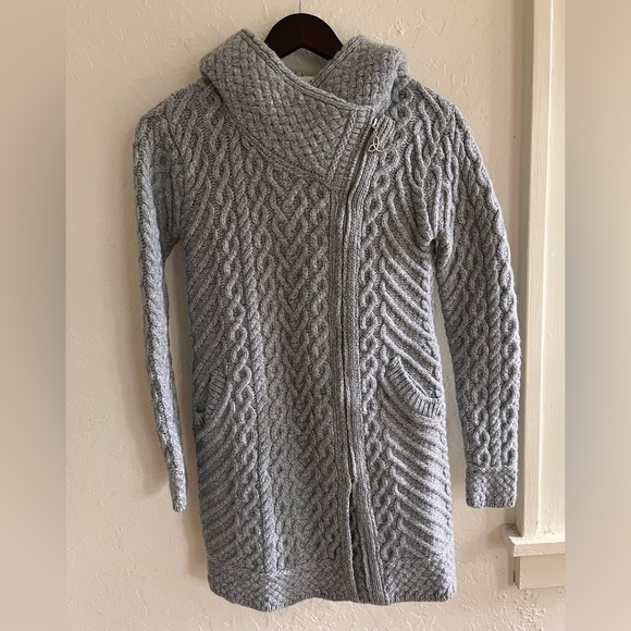 Aran Mor Merino Wool Hooded Claddagh Heart Design Side Zip Coatigan‎‎ - Picture 2 of 11